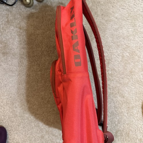 Oakley Backpack Red Dual Front Pouch Zipper - 19”x14” Back Pack - Picture 4 of 11