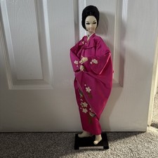 Korean Lady Small Statue Presented By Gov Kim Hyo Yung £4.99
