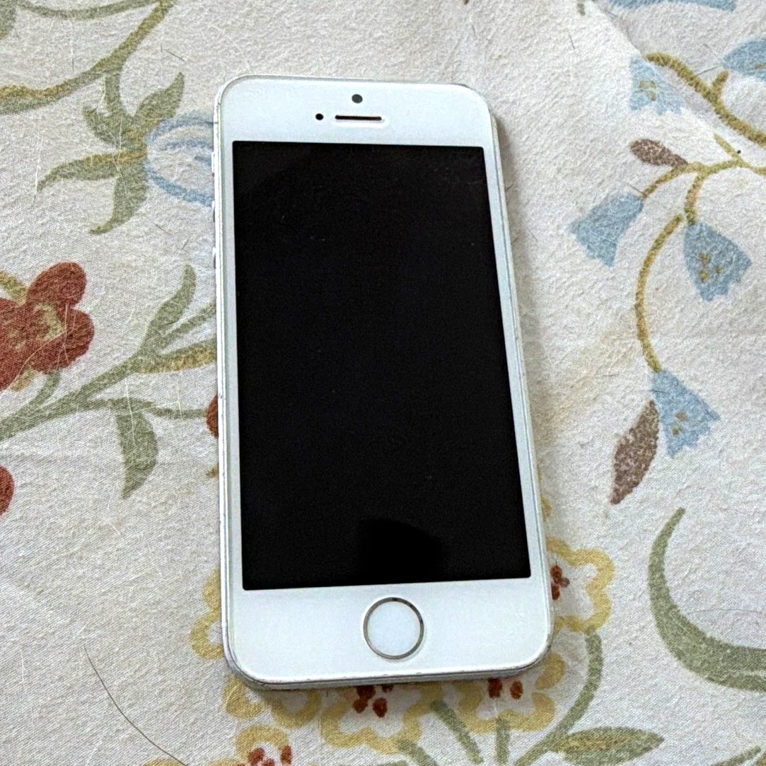Apple iPhone SE Silver Phones for Sale - Shop New & Used Cell