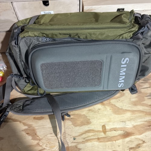 Simms Freestone Shoulder Tactical Fishing Sling Pack Bag Green - Practically New