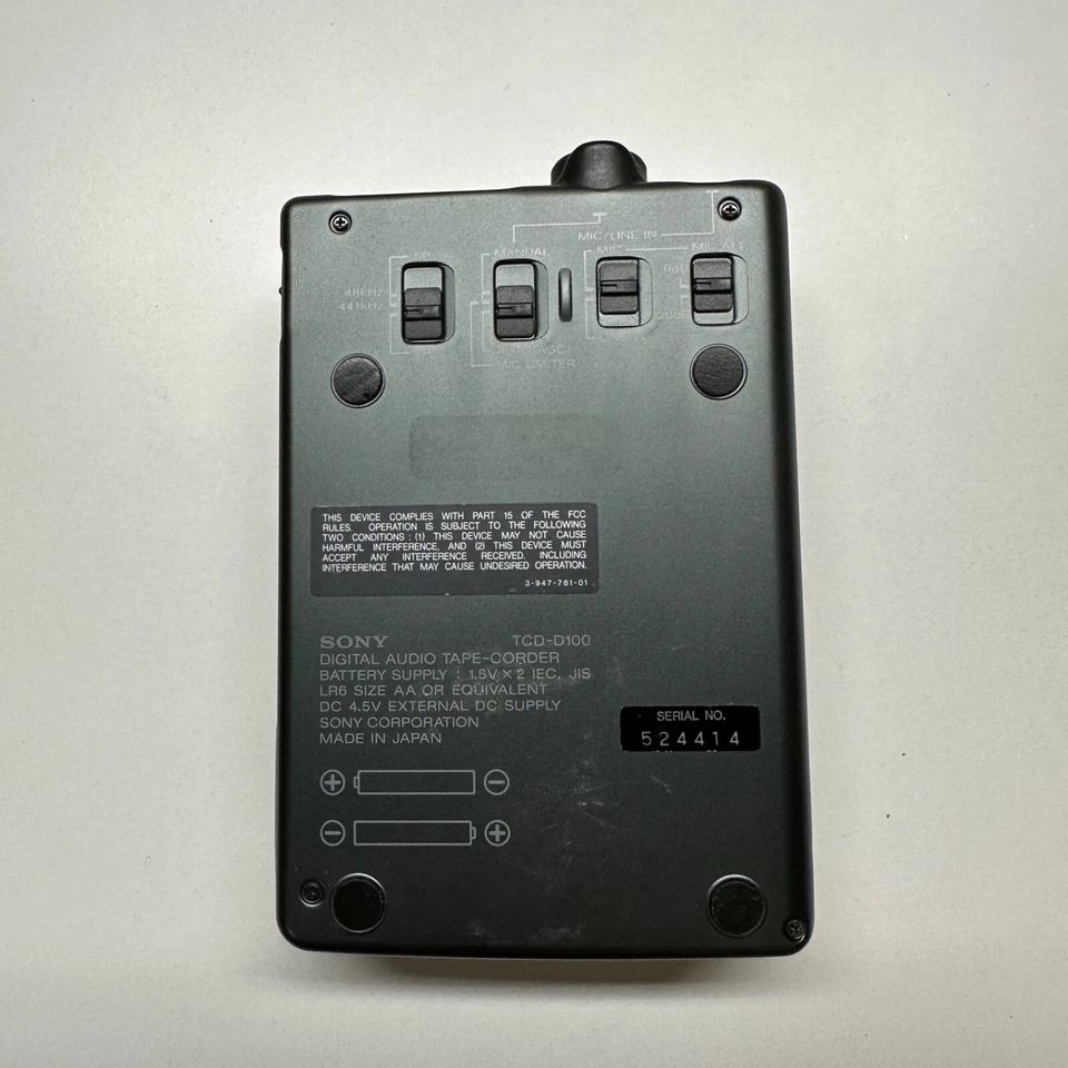 Sony DAT Walkman TCD-D100 Digital Tape Recorder Player MAde In Japan 524414 - Image 4 of 4