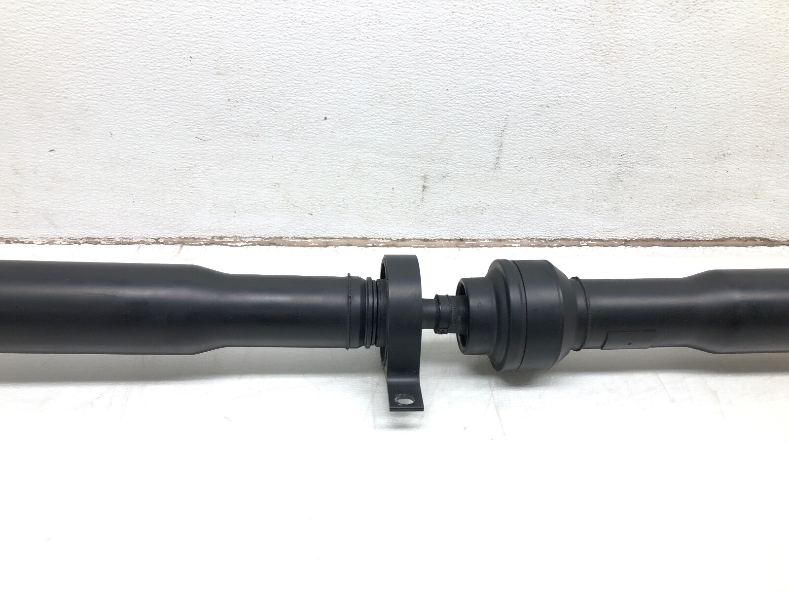 2014-2017 MASERATI QUATTROPORTE AWD REAR PROPELLER DRIVESHAFT OEM.