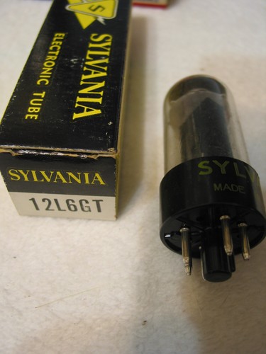 1 tubo de radio placa negra NOS SYLVANIA 12L6GT probado - Imagen 1 de 2