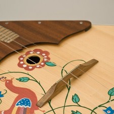 Drewniany most z progiem do Balalaika, Domra, Mandolina 16mm, Jesion, Brązowy lakier