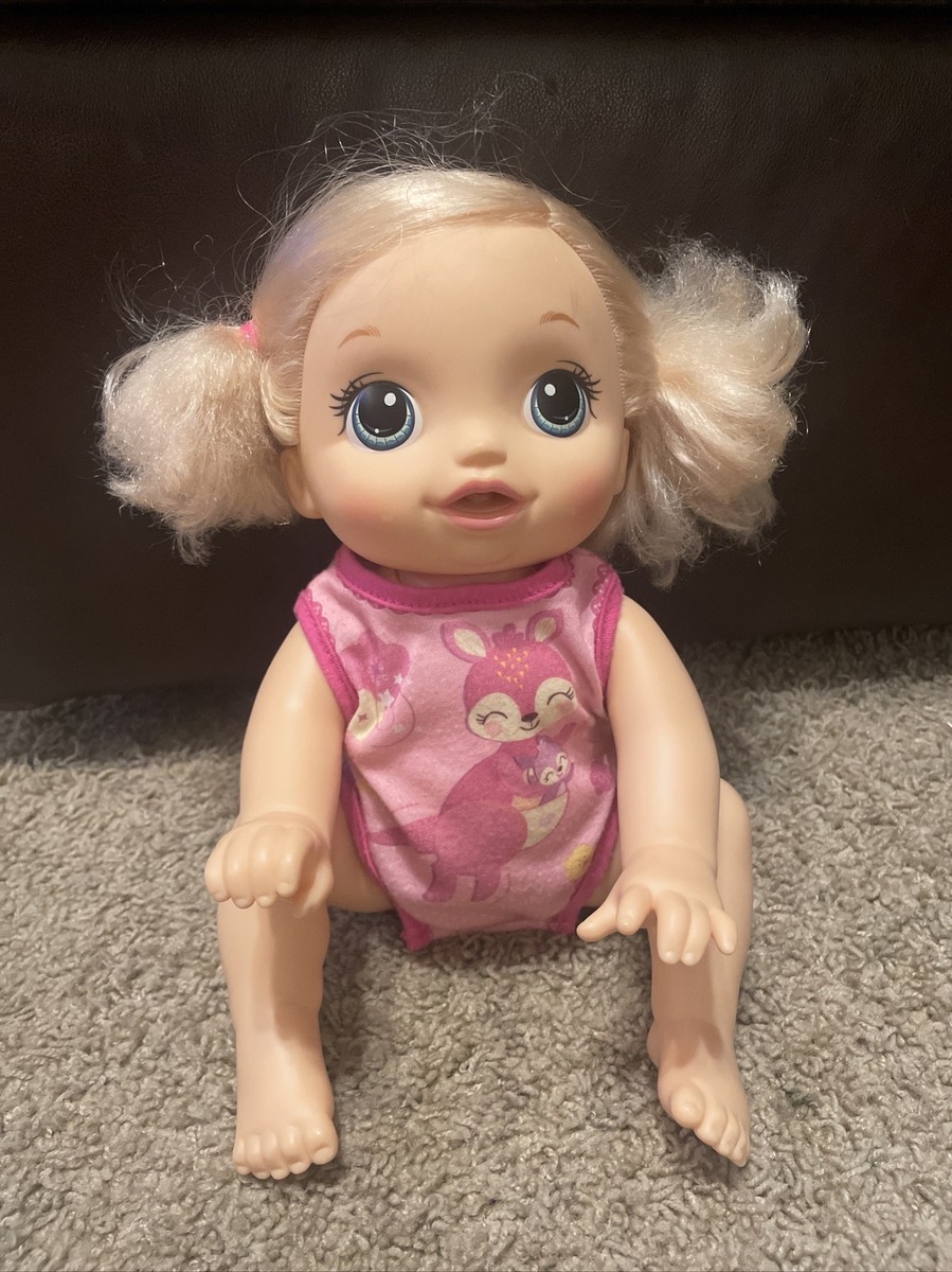 Hasbro Interactive Baby Alive Go Bye Bye Doll 2016 Blonde Drink Crawls  Tiger Bag