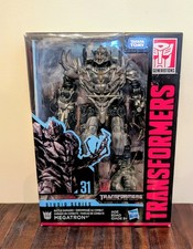 Transformers Megatron Studio Series 31 Voyager Class Battle Damaged Brand New