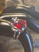 Damen Ring Gr 55 in Silber zeitlos modern Erdbeere großer roter Stein