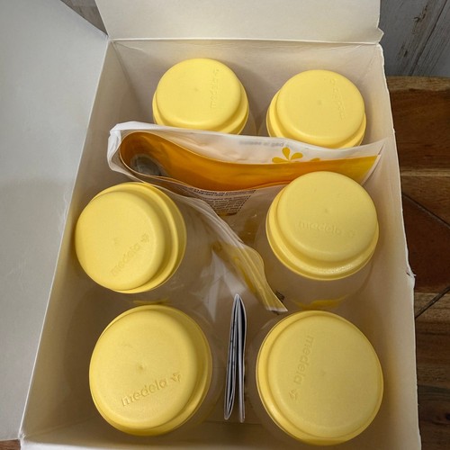 NUOVO pacchetto accessori per allattamento al seno Medela: bottiglie, connettori e sacchetti di immagazzinaggio - Foto 3 di 12
