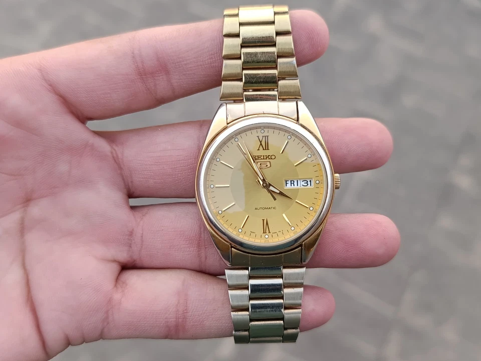 Lote de 4 relojes de pulsera japoneses vintage Seiko 5 automáticos día-fecha SS para hombre [Org] Foto 2 de 4