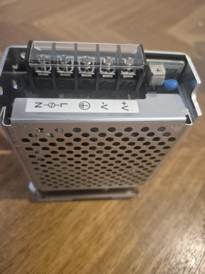 NUEVA FUENTE DE ALIMENTACIÓN OMRON S8JX-G05024CD 100-240V Foto 3 de 4