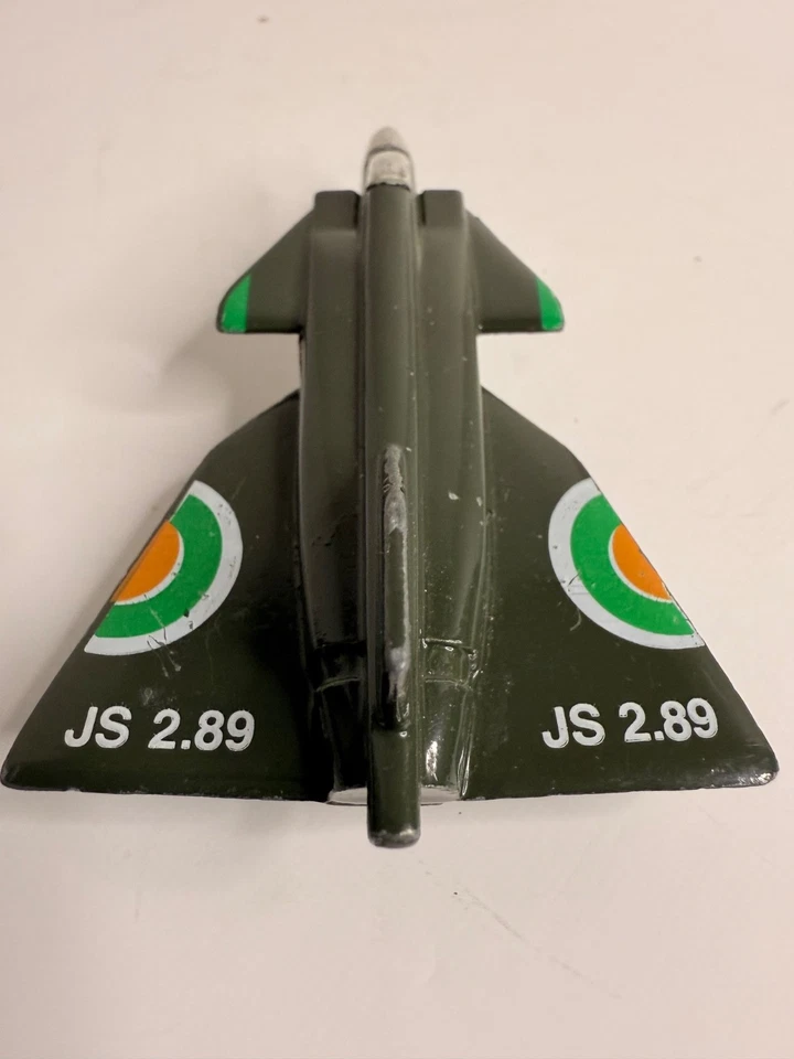 Vintage 1989 Matchbox JS 2.89 Diecast Fighter Jet 1:110 Scale Green/Silver Macau - Image 3 of 4