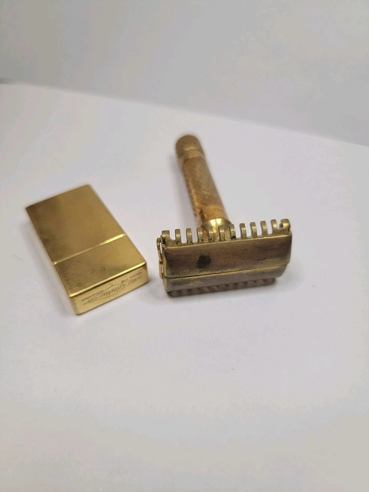1930s Gillette Aristocrat Delux Gold Razor Christams Edition - Image 3 of 3