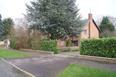 Foto 6x4 bereit für eine Verjüngungskur Trumpington Ein bescheidenes Haus in einem sehr teuren c2015