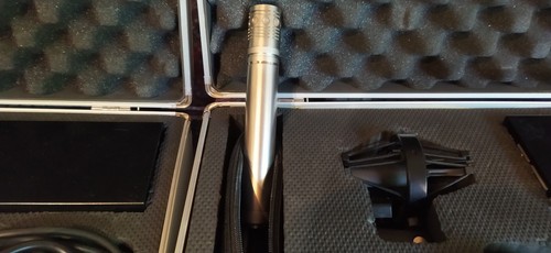 2MICROFONI ShuaiYin VALVOLARI CUSTOM AS NEW CON ALIMENTATORI CAVI CASE ELASTIC - Foto 2 di 6