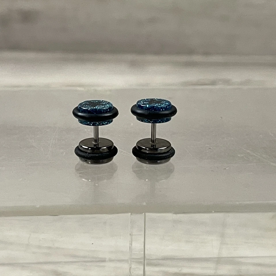 Pendientes Azul Brillante Negro Estrella Falsos Conos y Tapones Acrílico 18G Foto 3 de 4
