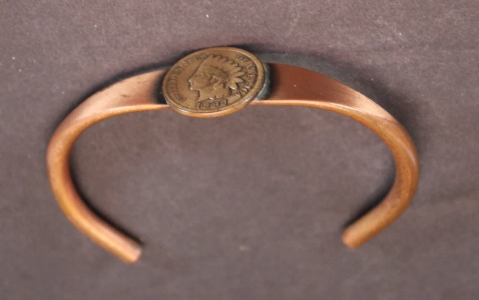 Brazalete de cobre macizo con cabeza de indio de 1897 hecho a mano de colección artritis 6,25 Foto 2 de 3