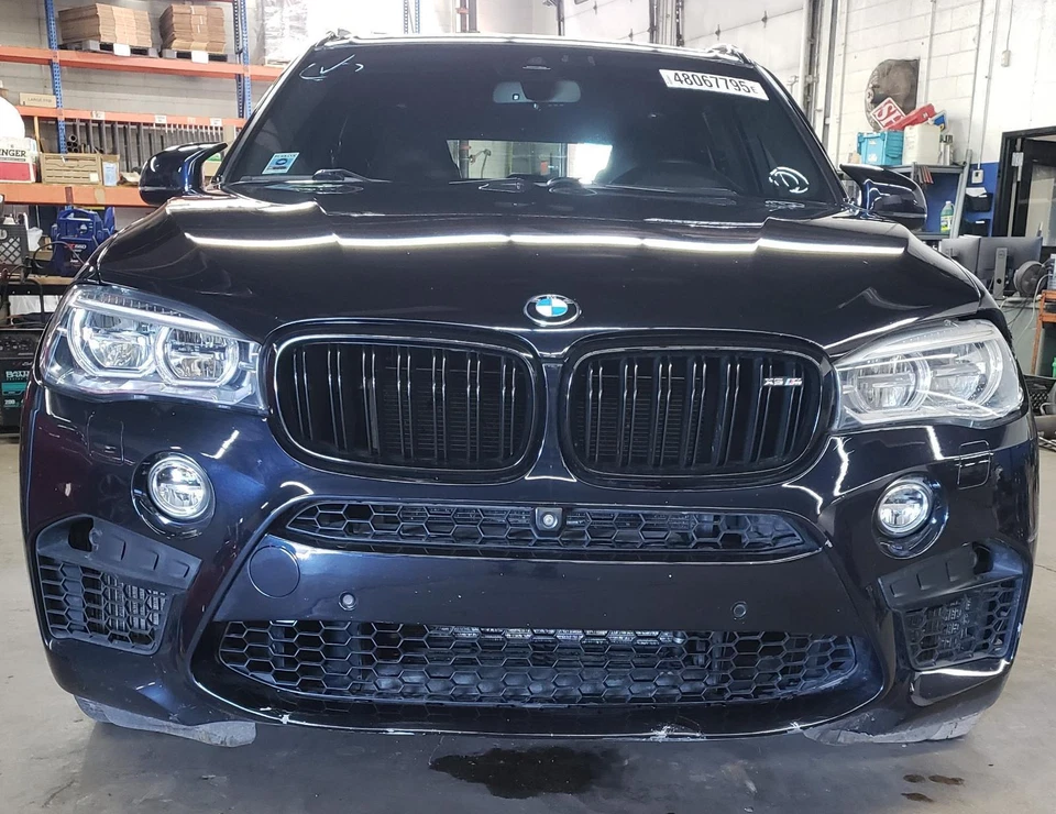 15 16 17 18 BMW X5M Purificador de aire/caja (4,4 L, doble turbo) Foto 3 de 4