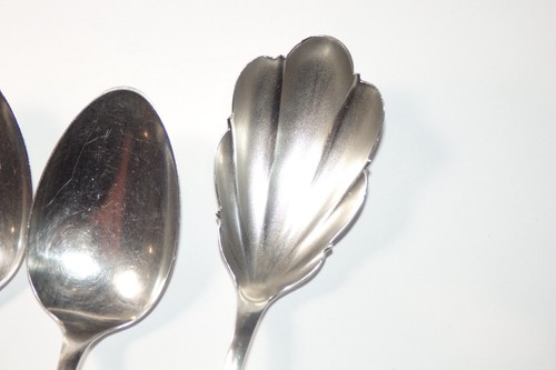 Antique Whiting Sterling LILY ENGRAVED Brightcut 5 Teaspoons & Sugar Shell Spoon - Picture 10 of 15