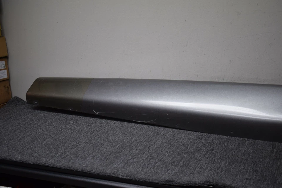 ASTON MARTIN DB9 КАЧАЮЩАЯСЯ ПАНЕЛЬ МОЛДИНГ ЗАВОДСКОЙ OEM. - Изображение 2 из 4