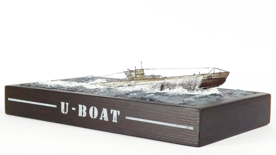 U-Boat type VII B U47 German Submarin WW2 Ocean Diorama 1/350 Built and painting - Bild 2 von 4