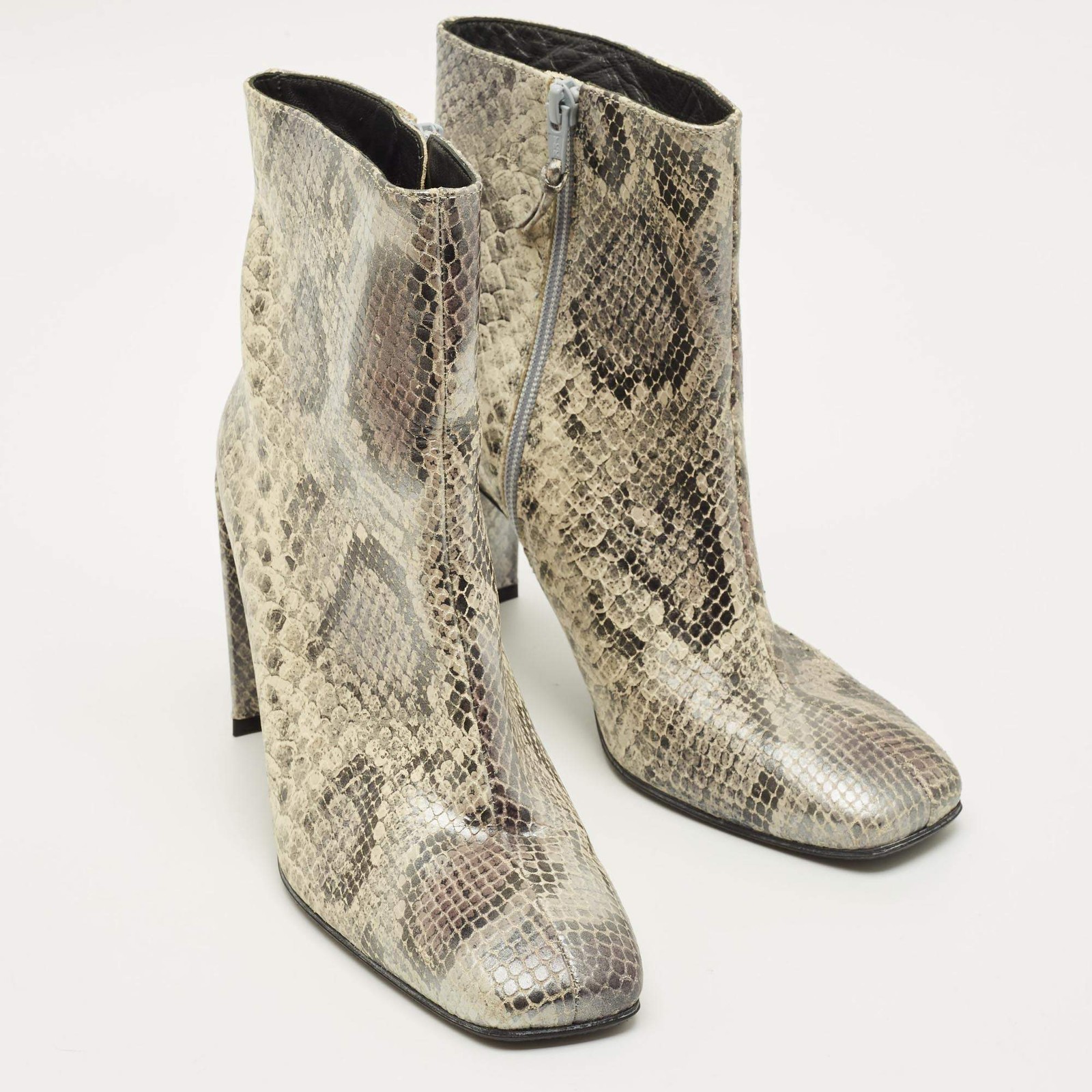 Stuart Weitzman Size 38 GreyBlack Python Embossed… - image 4