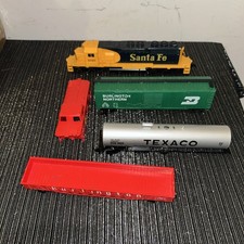 Mixed Lot Vintage HO Scale Model Freight Train Set Lot 5 as is condition