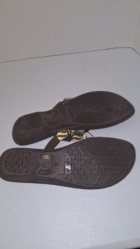 1 DOCKS KAT WOMEN'S BLACK And Gold BEADED THONG SANDAL SIZE 9 New - Picture 3 of 5