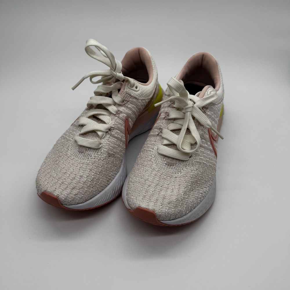 Nike React Infinity Run Flyknit 3 Size 7 in Sail Light Madder Root