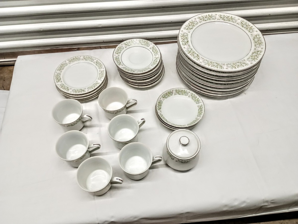 Vintage Taihei Springtime Fine China Japan 35 Piece Dinner Set