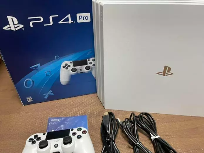 SONY PS4 PlayStation 4 Pro Glacier White 1TB CUHB B Japan  Excellent!!!