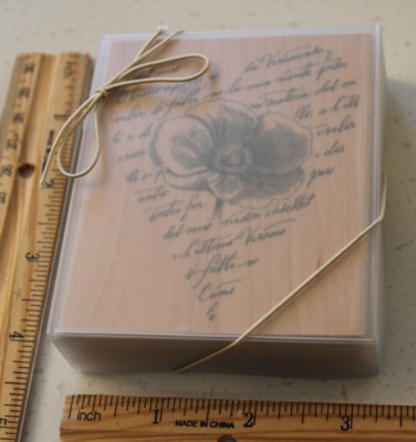 POPPY HEARTPRINT SET OF 1 MW RUBBER STAMP- HERO ARTS