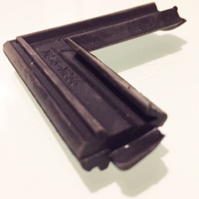 Vulkanisiertes Gummiwinkelstück Metra MA4484 für MG425D NC45-NC-55 Schwarz