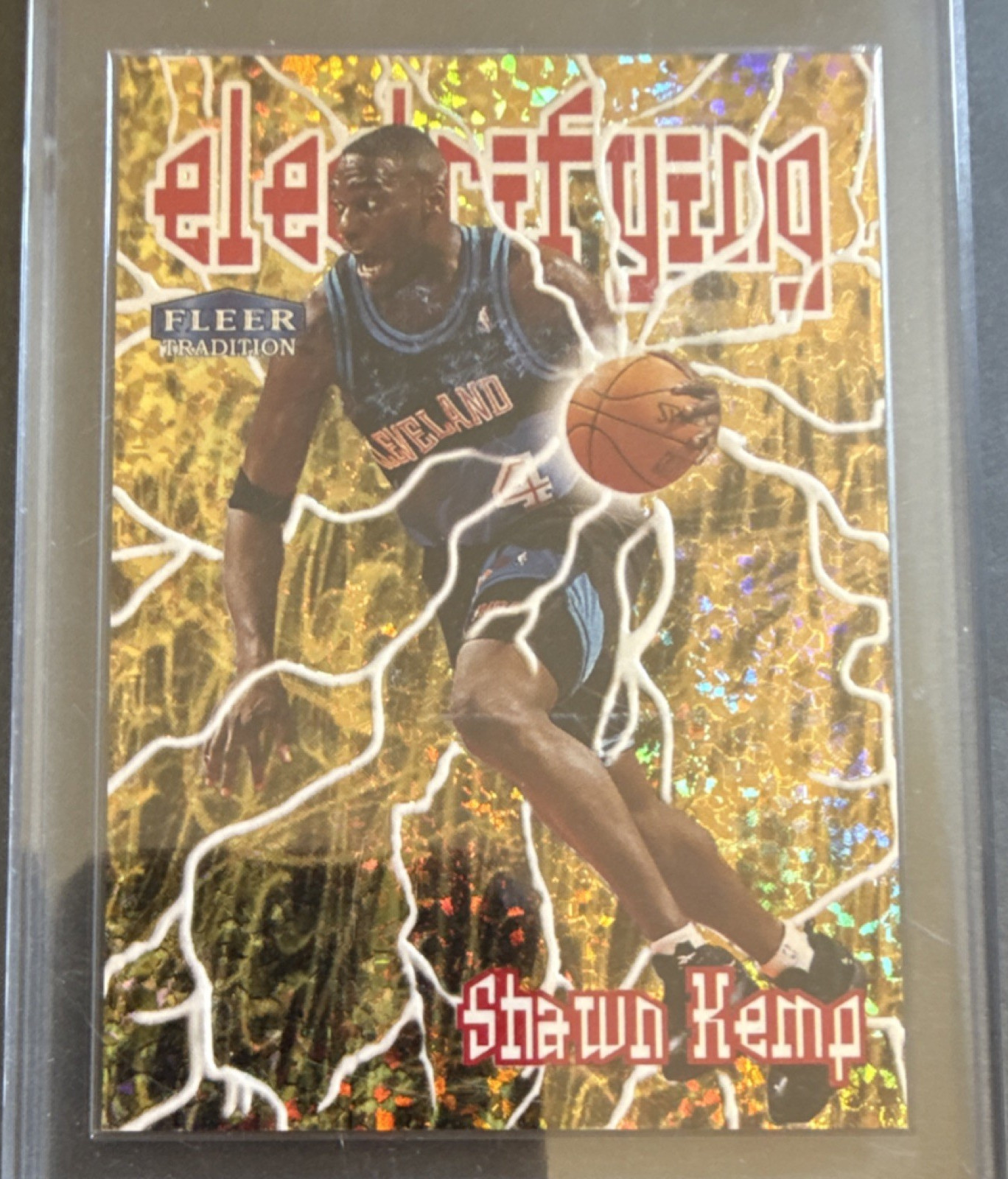 Fleer 1998-99 Tradition Shawn Kemp Electrifying Insert #7 E /10 NEAR MINT!! OBO