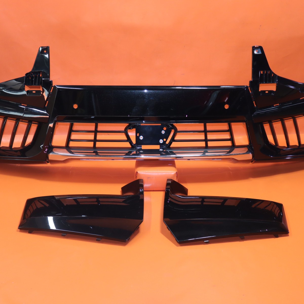 ROLLS ROYCE CULLINAN FRONT BUMPER 2025 2026 51115A558B9 BLACK OEM