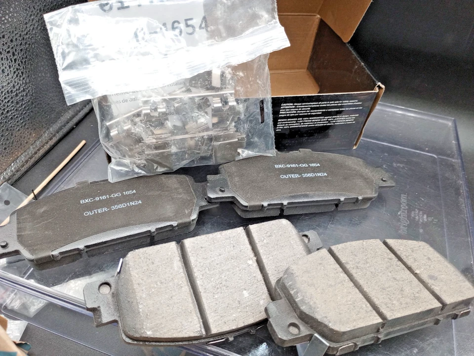 Pastillas de freno delanteras de cerámica Bendix Premium SBC1654 para Honda Accord 2022-2013, BR-V Foto 2 de 4