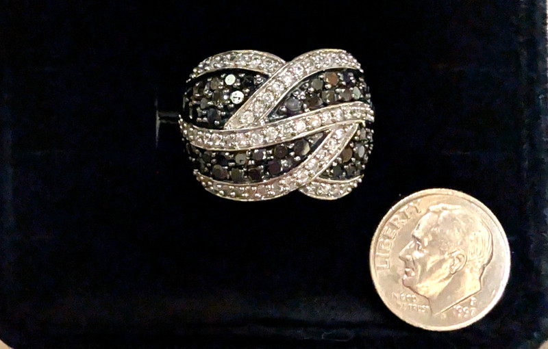 10k White Gold  2CT Black & White Diamond Ring Size 6