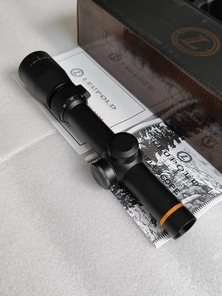 Mira telescópica de velocidad a prueba de golpes Leupold 1,5-5x con retícula dúplex para caza Foto 4 de 4