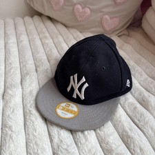 New Era Infant NYY 9FORTY Essential MLB Baseb...
