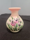 FENTON 2007 ONE OF A KIND BURMESE GLASS MINI VASE w BEAUTIFUL FLORAL DESIGN