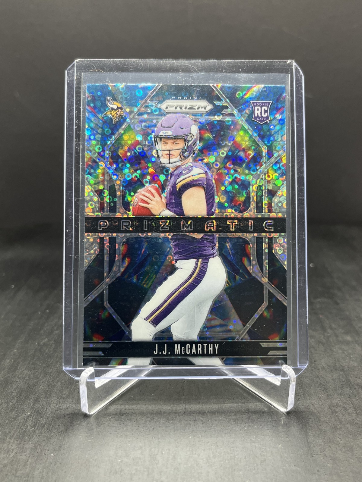 2024 Panini Prizm Football J.J. McCarthy RC Rookie Prizmatic No Huddle #8