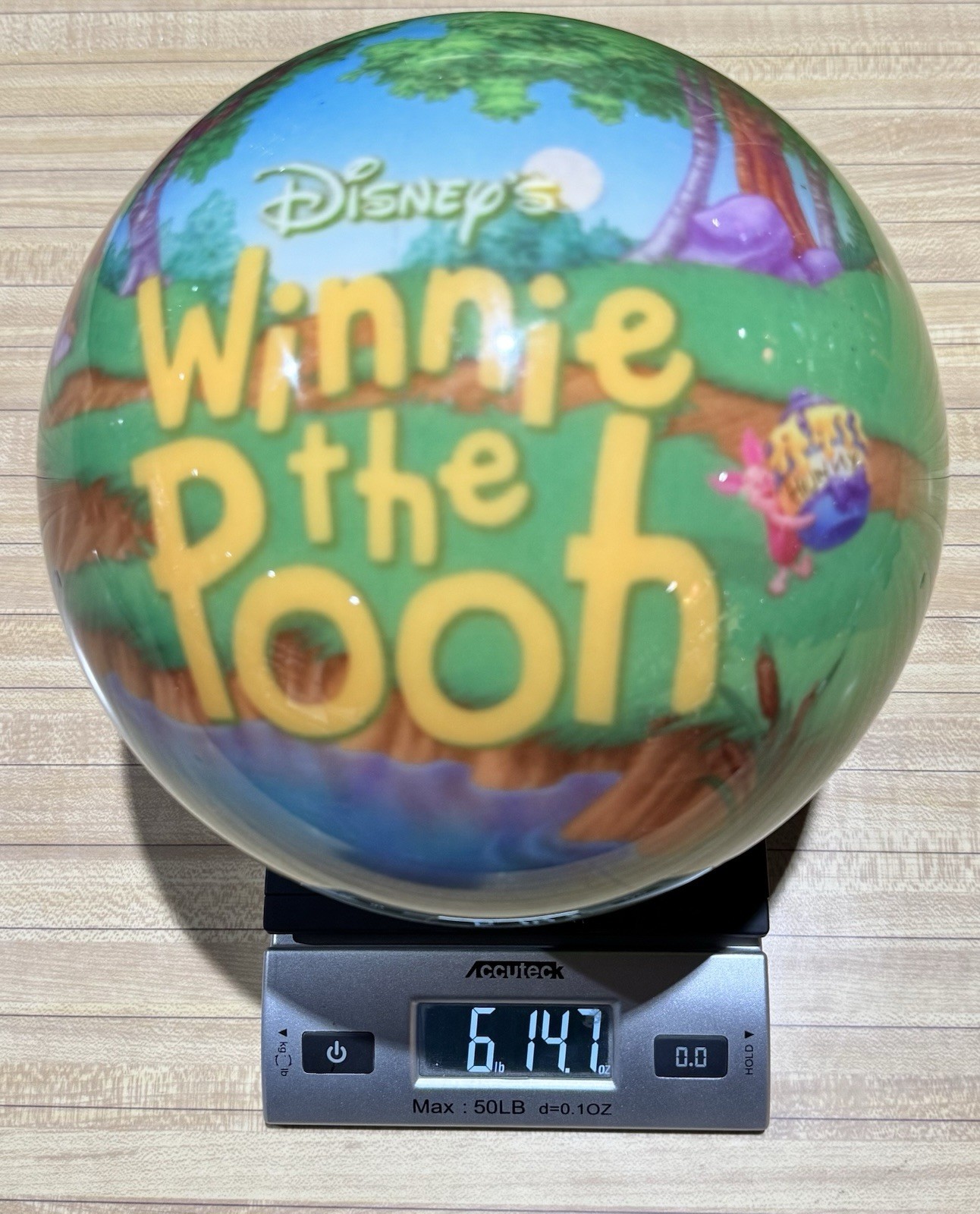 New 6lbs Disney Winnie The Pooh Bowling Ball Viz-A-Ball