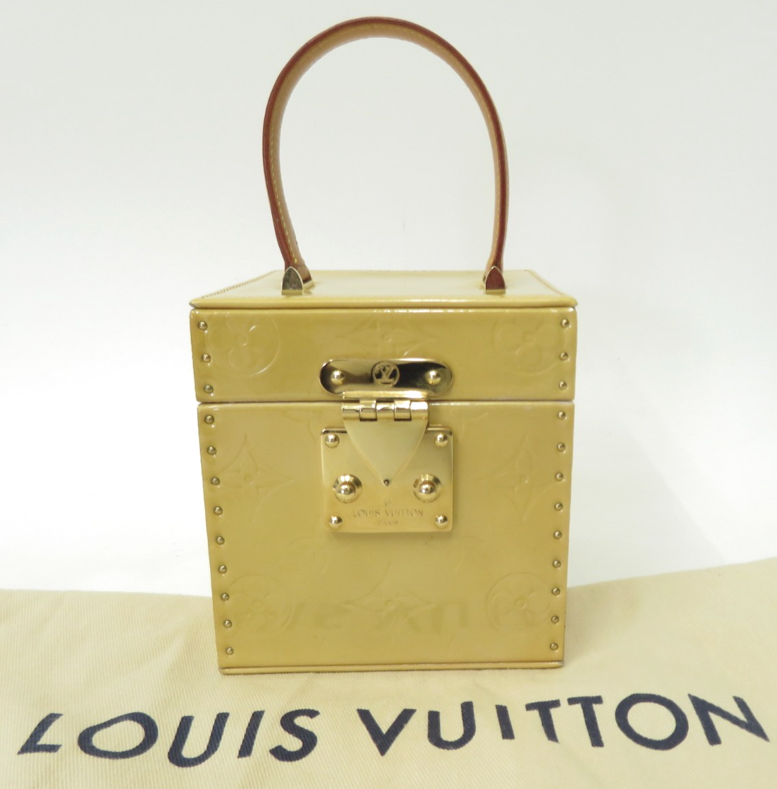 Authentic Louis Vuitton Monogram Vernis Bleecker Vanity Pouch Hand