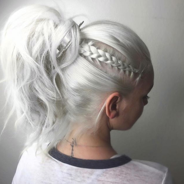 Ponytail Wavy Clip-On Synthetic Hairpiece Gray White Color  display picture 1