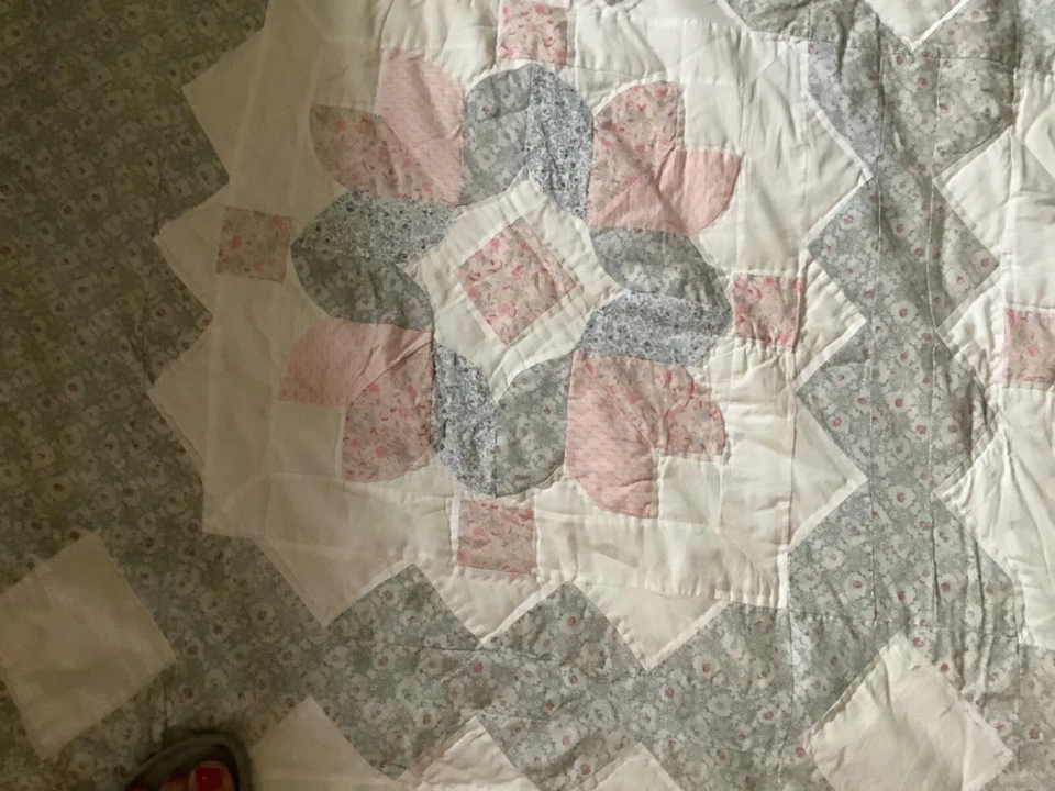 Two of these twin size comforters in twin size.But the price is for one. - Image 3 of 4