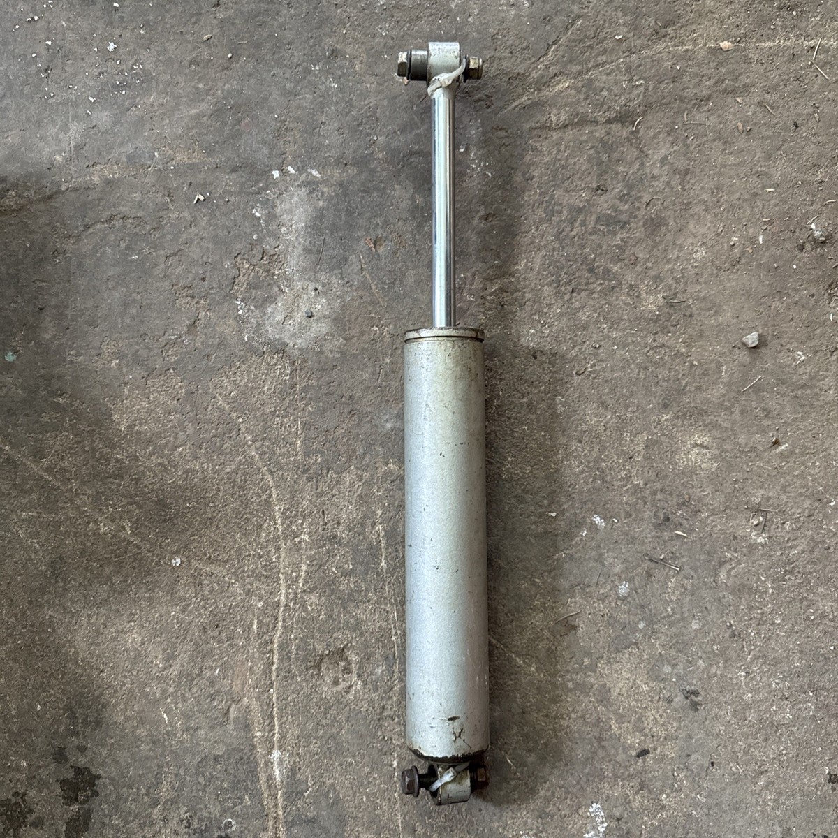 04 SKIDOO Rev MXZ X 800ho Rebuildable Rear Shock 121