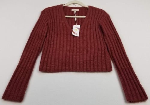 NEW Chelsea & Violet Cropped Sweater Women’s Medium Red V Neck Long Sleeve Fuzzy
