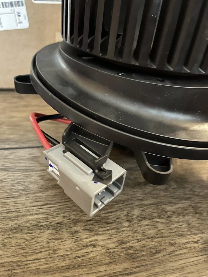 Soplador de climatización Motorcraft MM-1167 para Ford Mustang 15-19 Foto 3 de 4