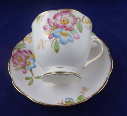 Vintage Royal Albert Bone China Teacup and Saucer "Japonica" hand Painted - Foto 8 di 8