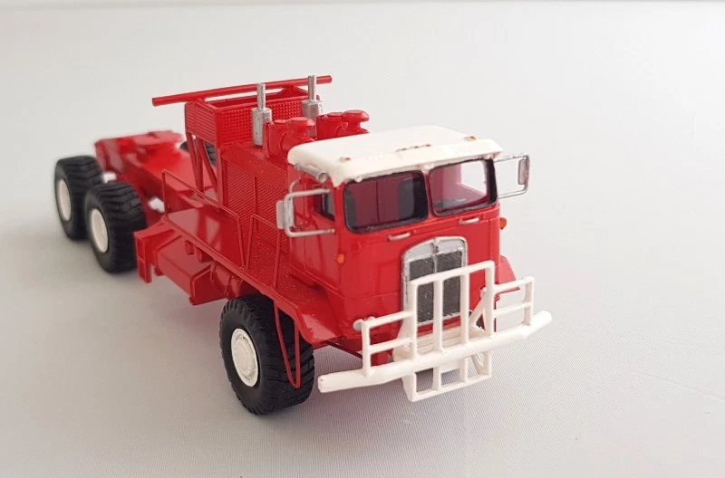 Campo petrolífero HO 1/87 Kenworth 993 COE - ROJO - modelo de resina listo para usar Foto 3 de 4
