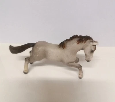 Figurine Schleich, cheval gris, animaux de la ferme - Photo 1/4